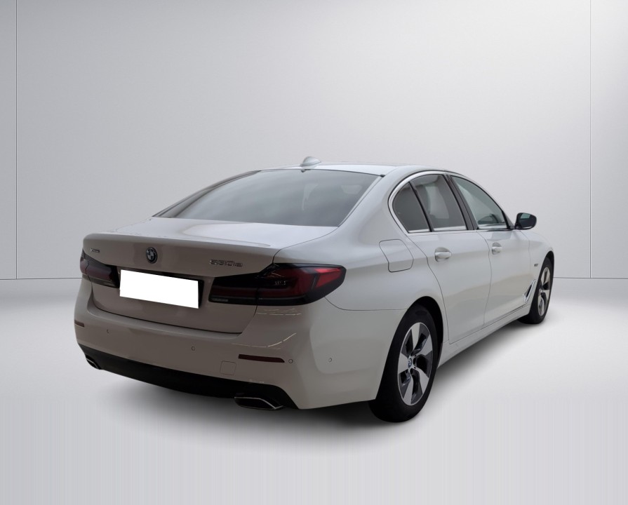 BMW Seria 5 530e xDrive (3)