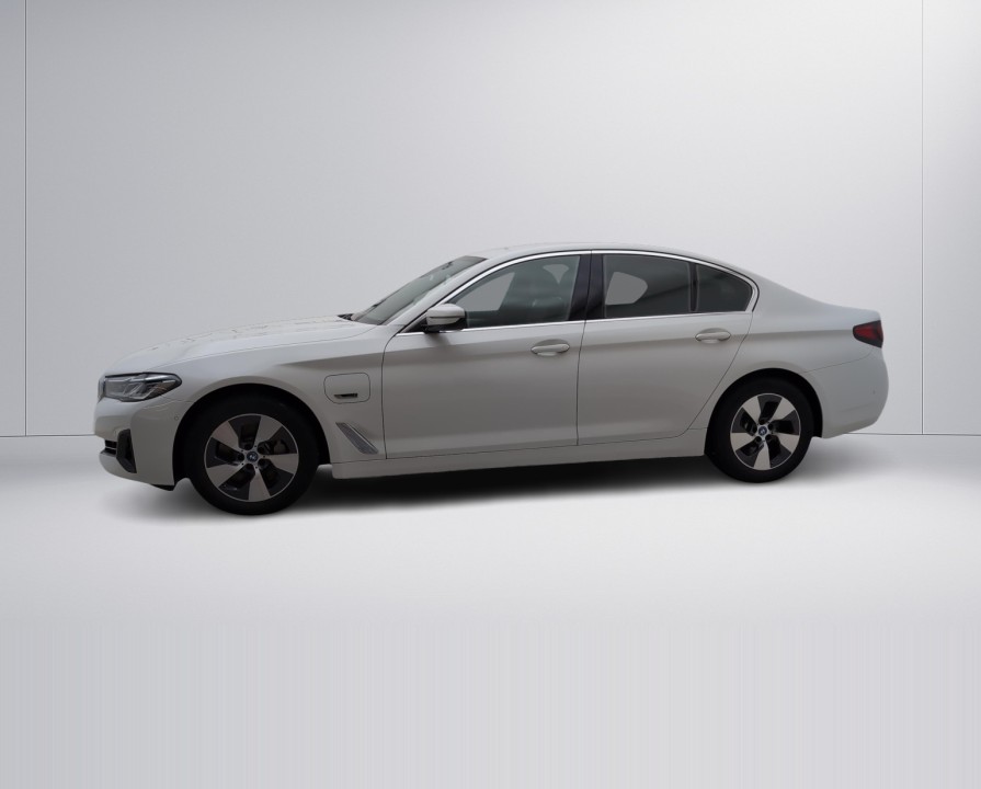BMW Seria 5 530e xDrive (5)