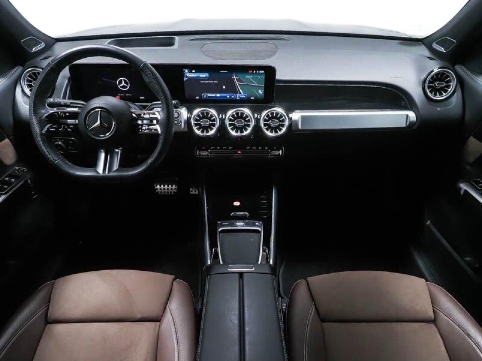 Mercedes-Benz GLB 250 4MATIC AMG Line (3)