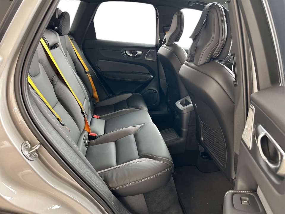 Volvo XC 60 T8 Recharge AWD Polestar Engineered - foto 7
