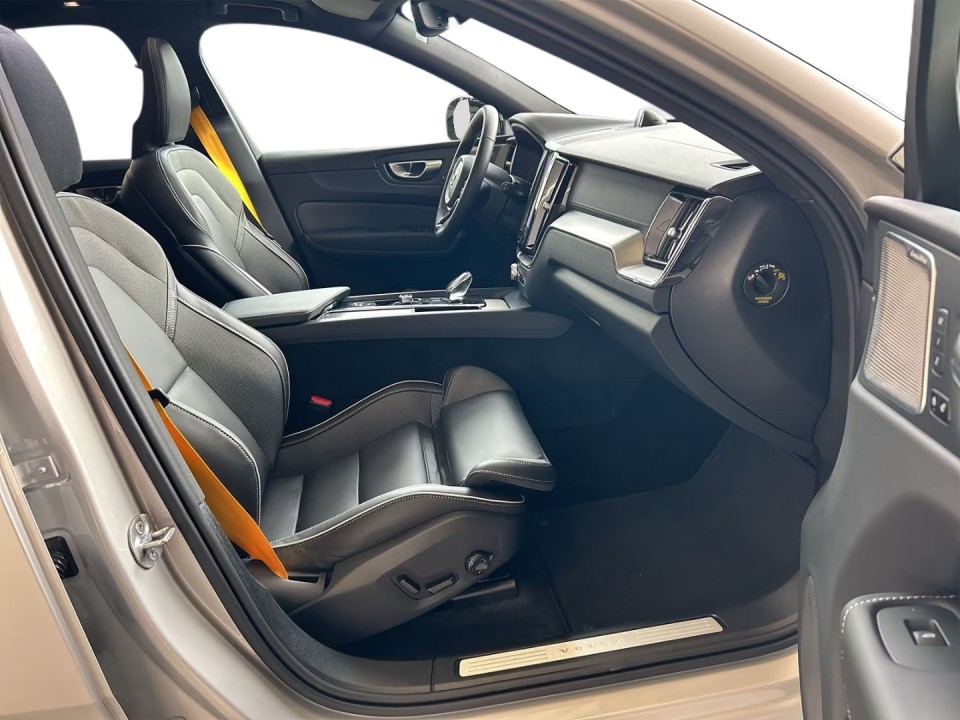 Volvo XC 60 T8 Recharge AWD Polestar Engineered - foto 6