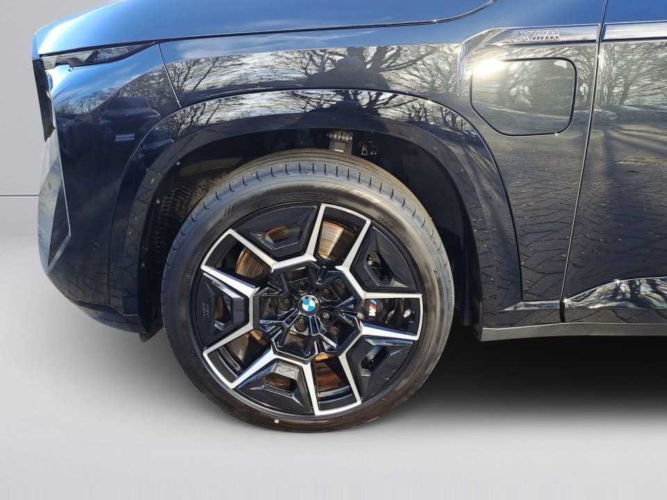 BMW XM 50e - foto 15