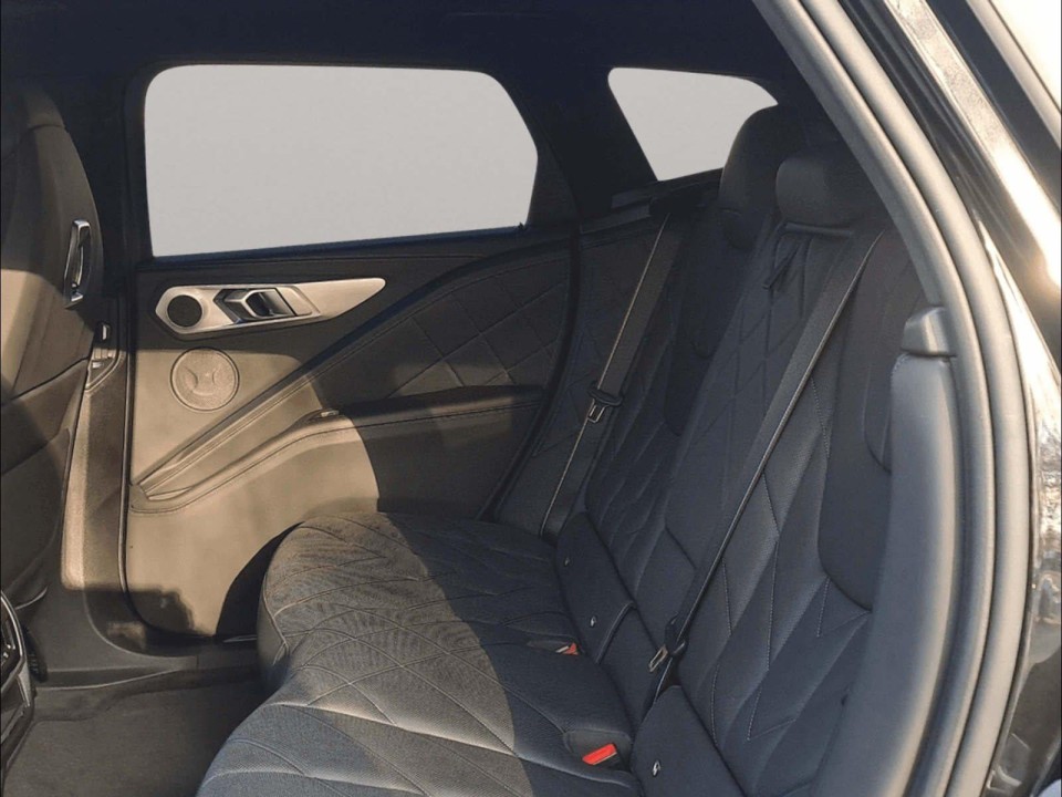 BMW XM 50e - foto 10