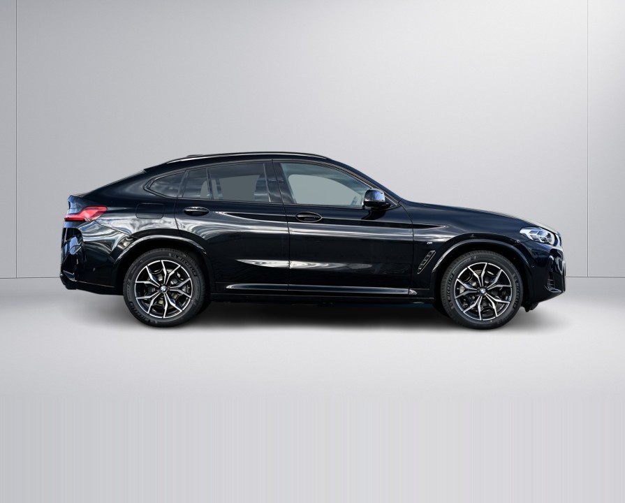 BMW X4 xDrive20d M-Sport (2)