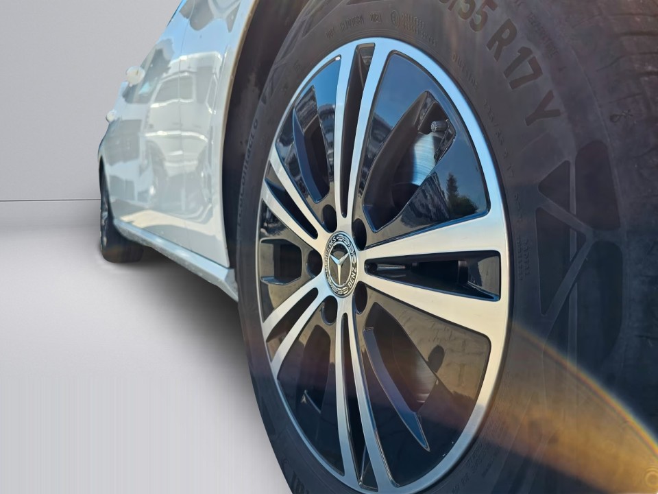 Mercedes-Benz E 220d 4MATIC Avantgarde - foto 14