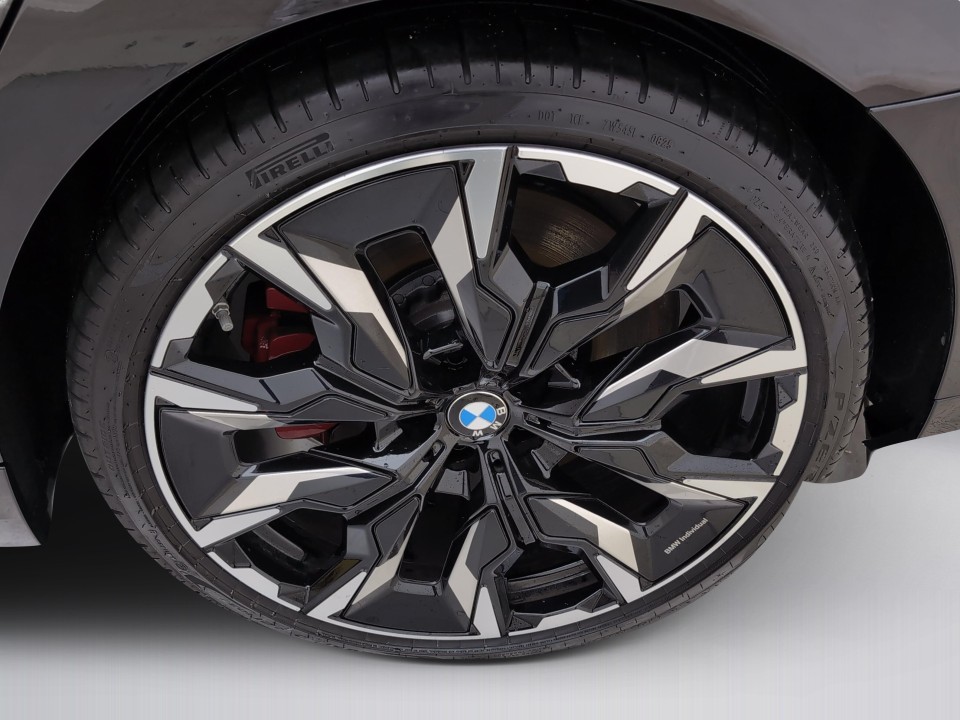 BMW Seria 5 550e xDrive M-Sport - foto 13