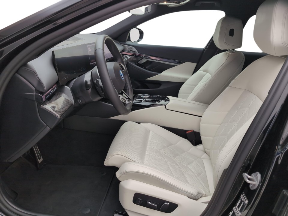 BMW Seria 5 550e xDrive M-Sport - foto 8