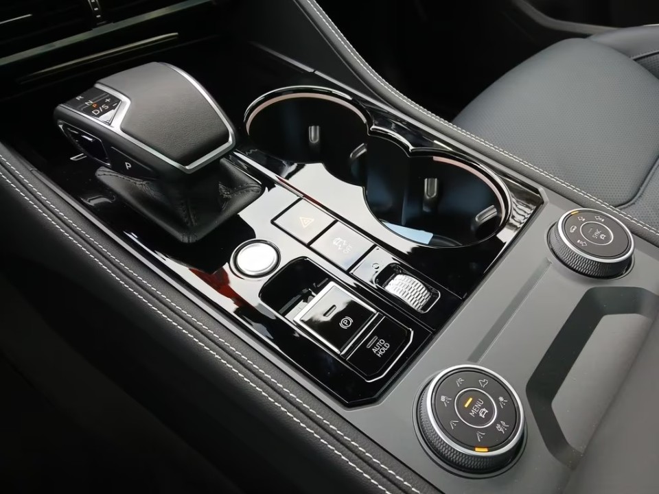 Volkswagen Touareg V6 TDI R-Line - foto 13