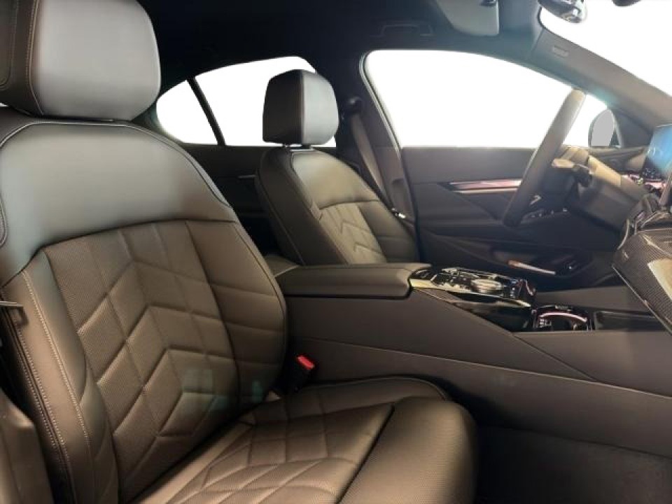 BMW i5 eDrive40 - foto 12