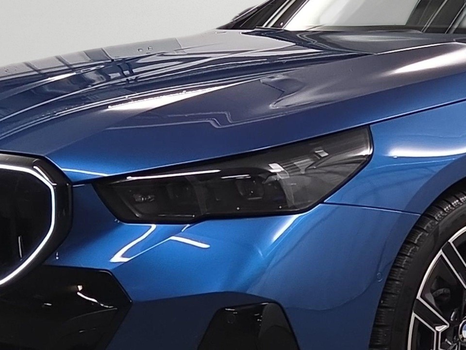 BMW Seria 5 550e xDrive M-Sport - foto 16