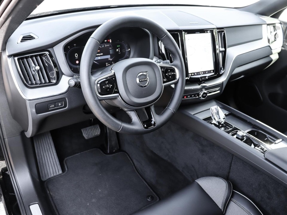 Volvo XC 60 T6 Recharge AWD Plus Dark (4)