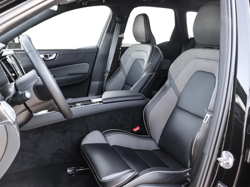 Volvo XC 60 T6 Recharge AWD Plus Dark - foto 6