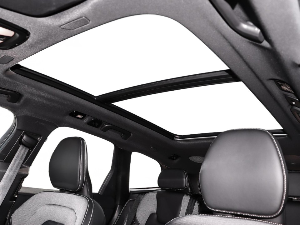 Volvo XC 60 T6 Recharge AWD Plus Dark - foto 11