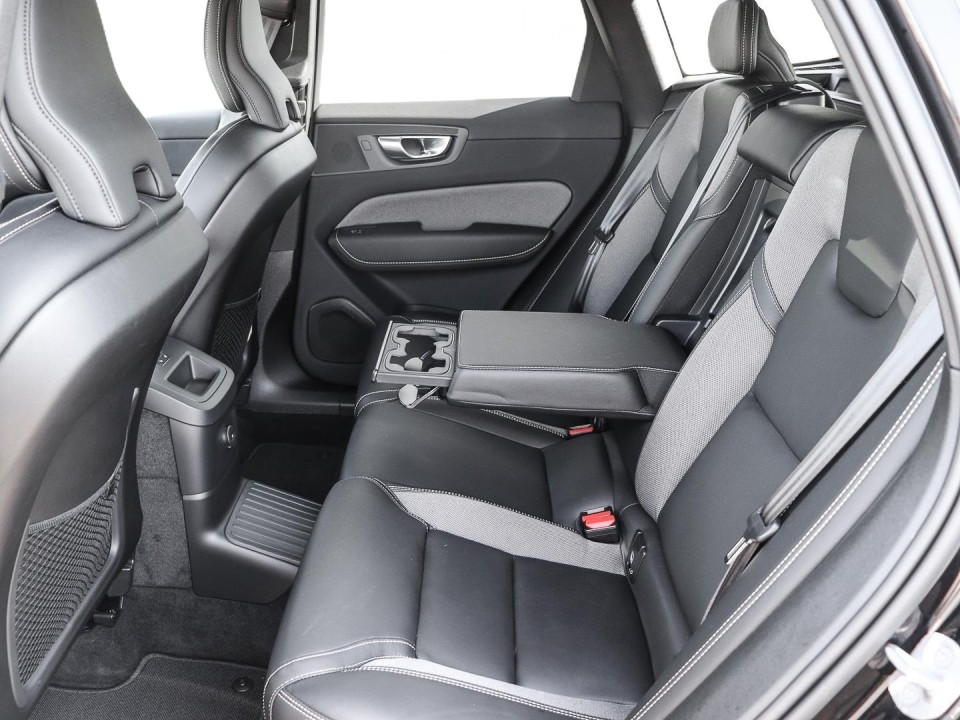 Volvo XC 60 T6 Recharge AWD Plus Dark - foto 10