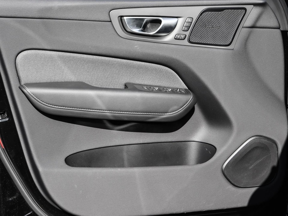 Volvo XC 60 T6 Recharge AWD Plus Dark - foto 12