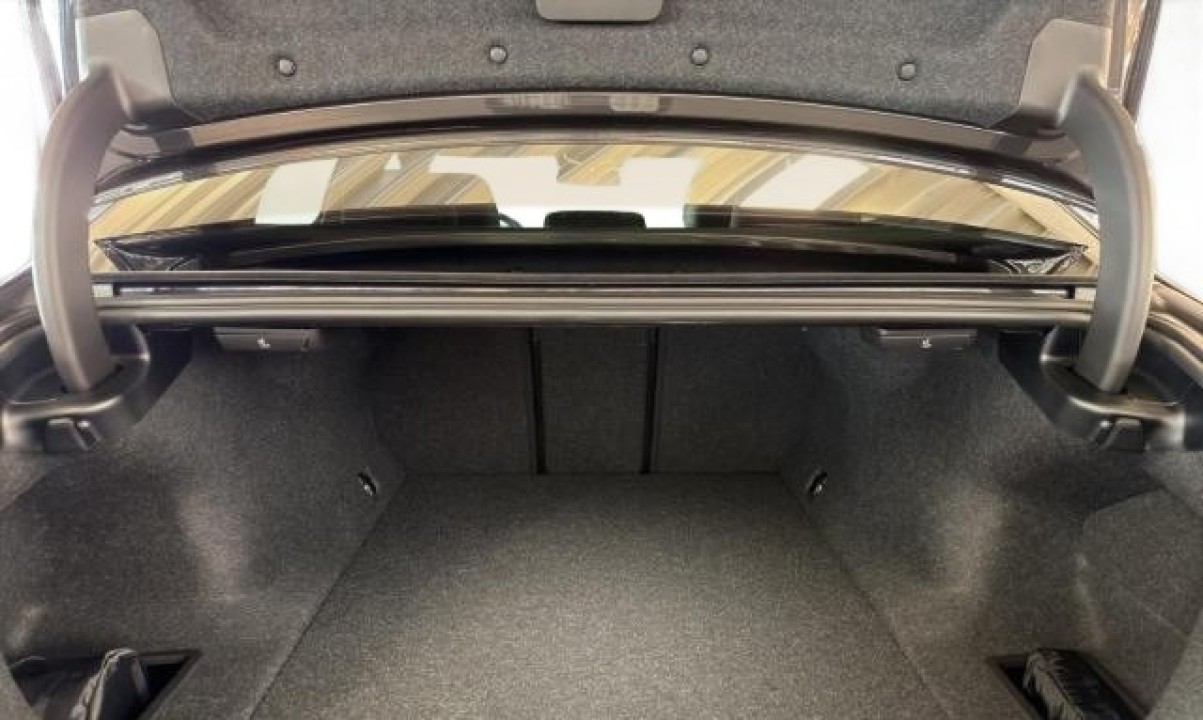 BMW i5 eDrive40 - foto 24