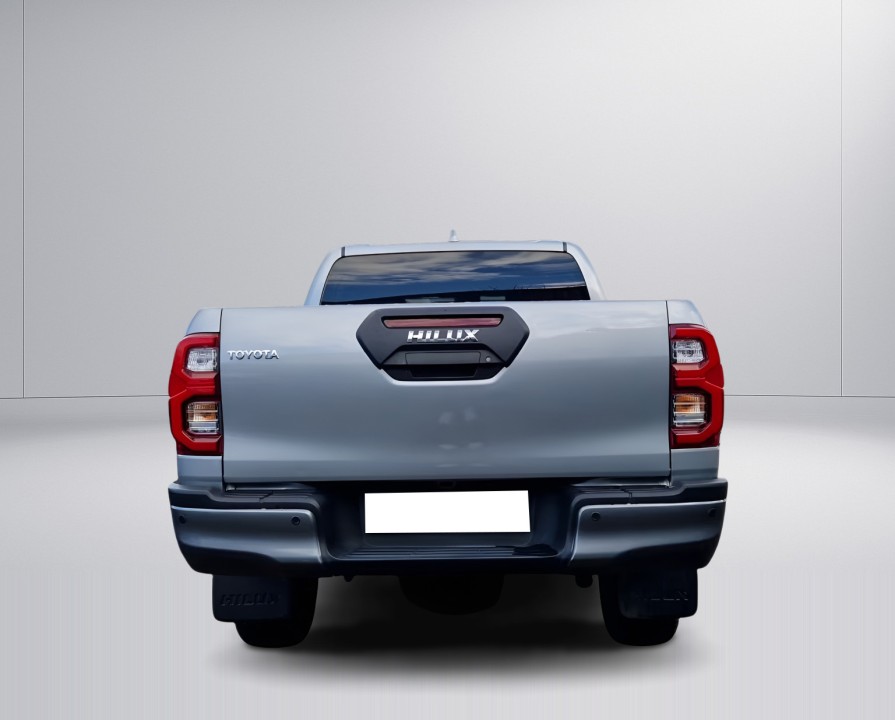 Toyota Hilux 2.8D Invincible (4)