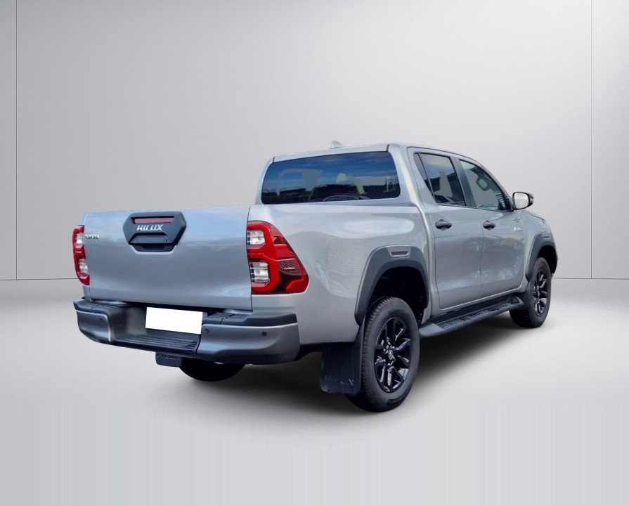 Toyota Hilux 2.8D Invincible (3)