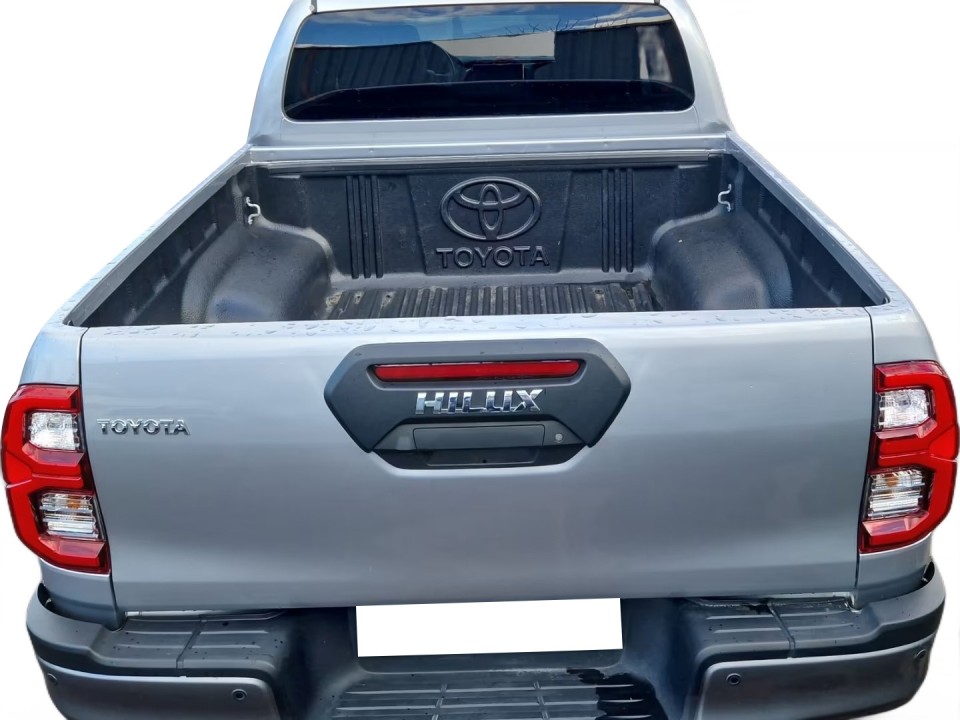 Toyota Hilux 2.8D Invincible (5)