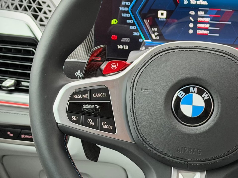 BMW XM 50e - foto 24