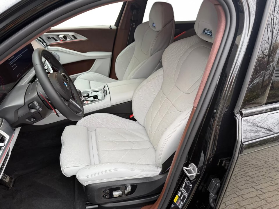 BMW XM 50e - foto 9