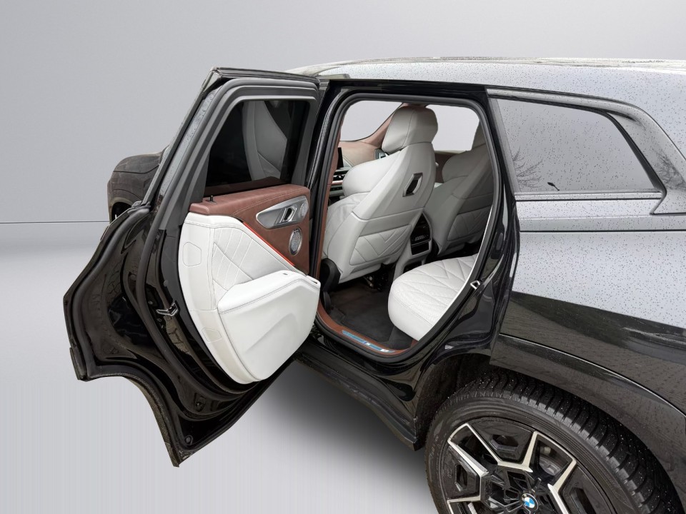 BMW XM 50e - foto 12