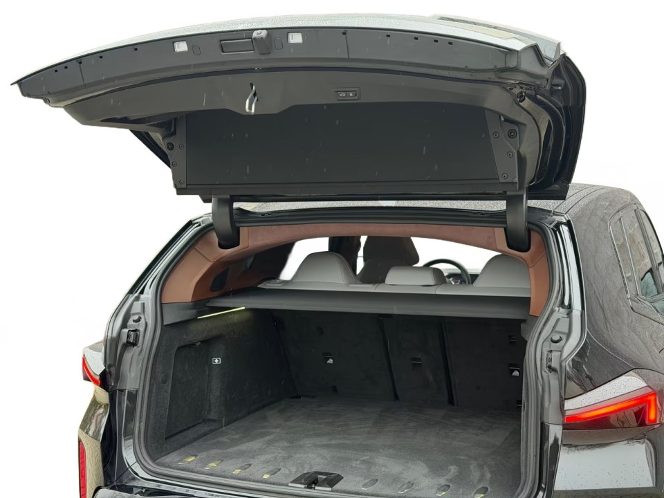 BMW XM 50e - foto 39