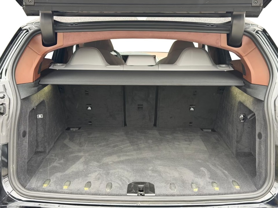 BMW XM 50e - foto 40