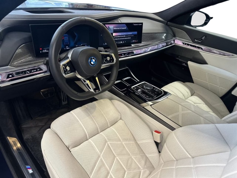 BMW Seria 7 750e xDrive (4)