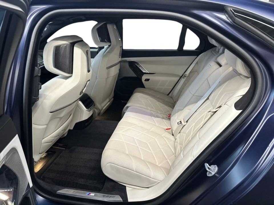 BMW Seria 7 750e xDrive - foto 6