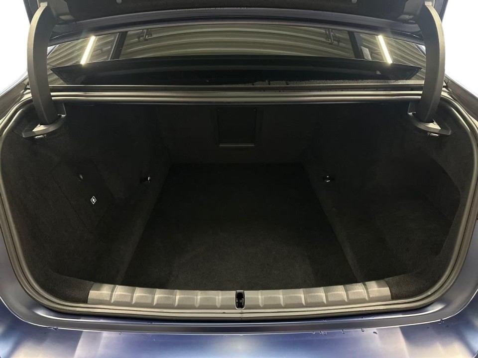 BMW Seria 7 750e xDrive - foto 9