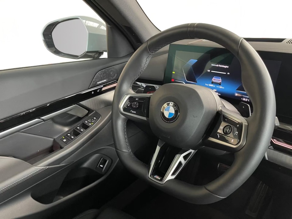 BMW Seria 5 520d M-Sport - foto 12
