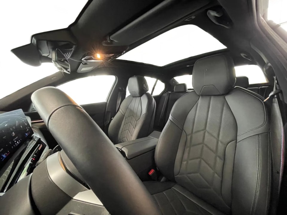 BMW Seria 5 520d M-Sport - foto 10