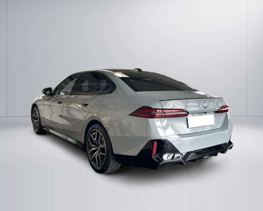 BMW Seria 5 520d M-Sport (4)