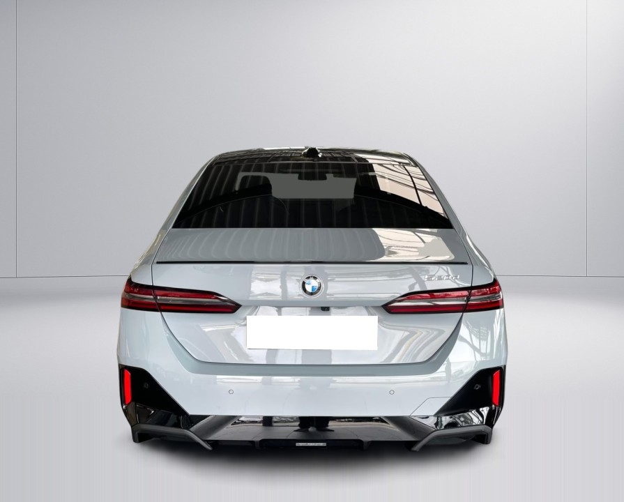 BMW Seria 5 520d M-Sport (3)