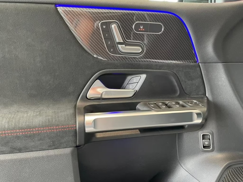 Mercedes-Benz GLB 220 4MATIC AMG Line - foto 10