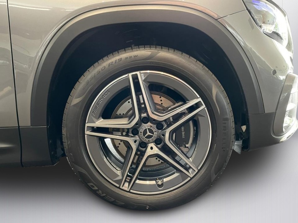 Mercedes-Benz GLB 220 4MATIC AMG Line - foto 16
