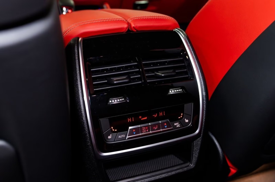 BMW X6 M Competition - foto 26