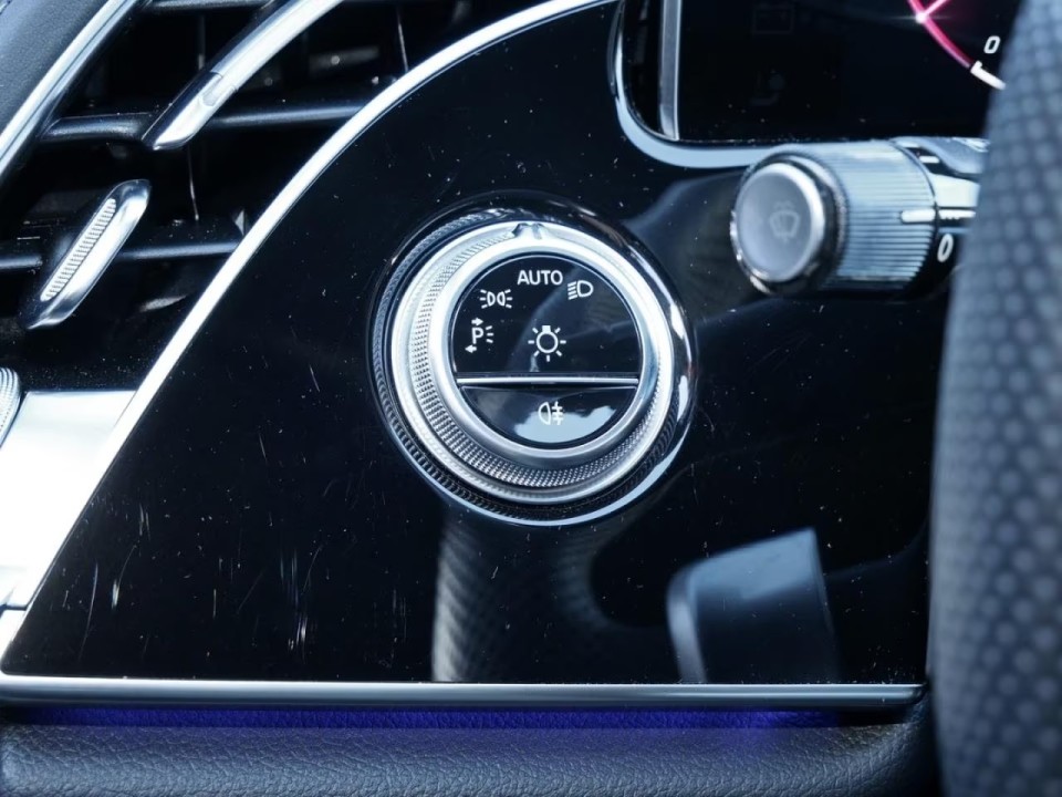 Mercedes-Benz E 400e 4MATIC AMG Line - foto 10