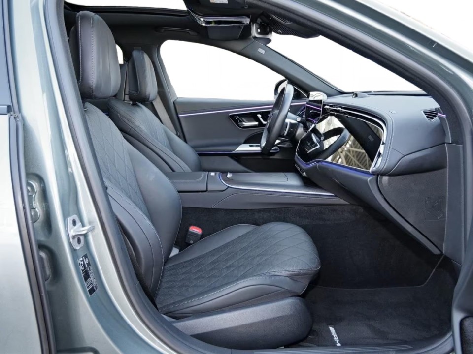 Mercedes-Benz E 400e 4MATIC AMG Line - foto 8