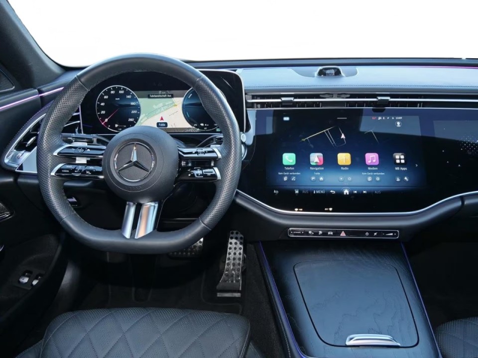 Mercedes-Benz E 400e 4MATIC AMG Line (4)