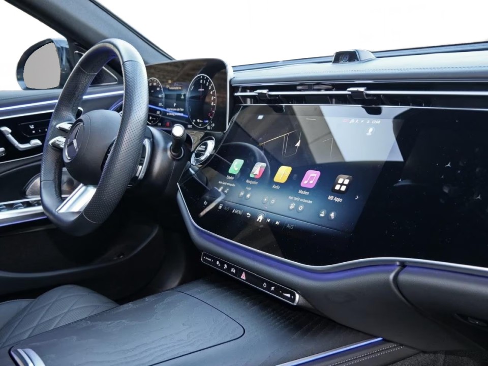 Mercedes-Benz E 400e 4MATIC AMG Line - foto 6