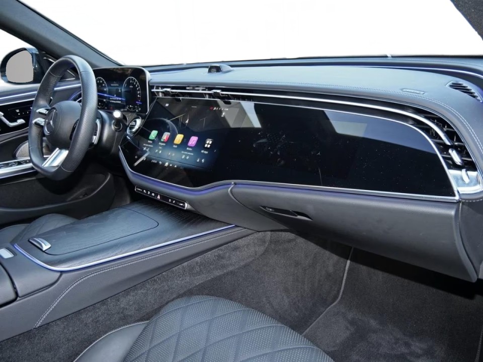 Mercedes-Benz E 400e 4MATIC AMG Line - foto 7