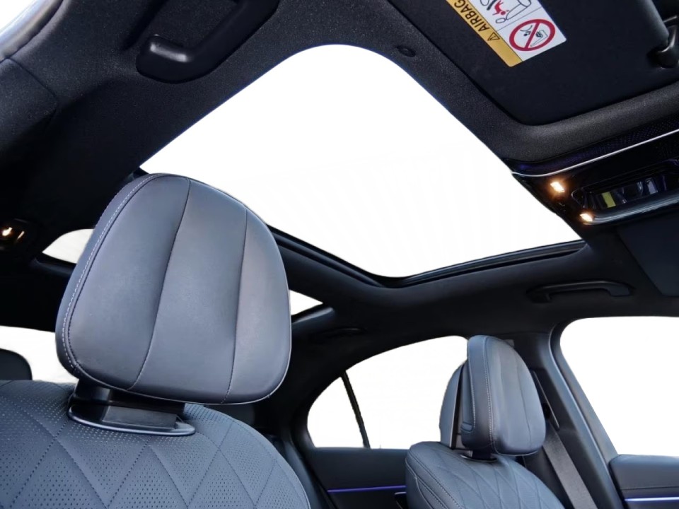 Mercedes-Benz E 400e 4MATIC AMG Line - foto 12