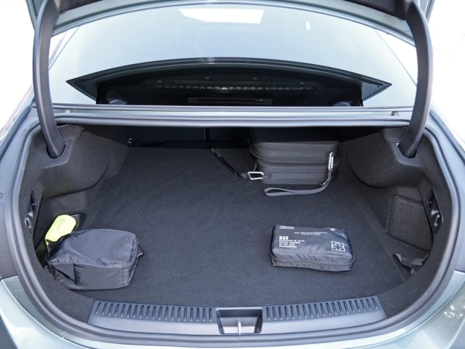 Mercedes-Benz E 400e 4MATIC AMG Line - foto 16