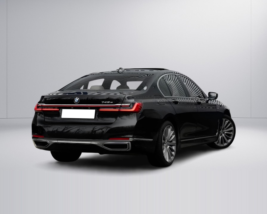 BMW Seria 7 745e (4)