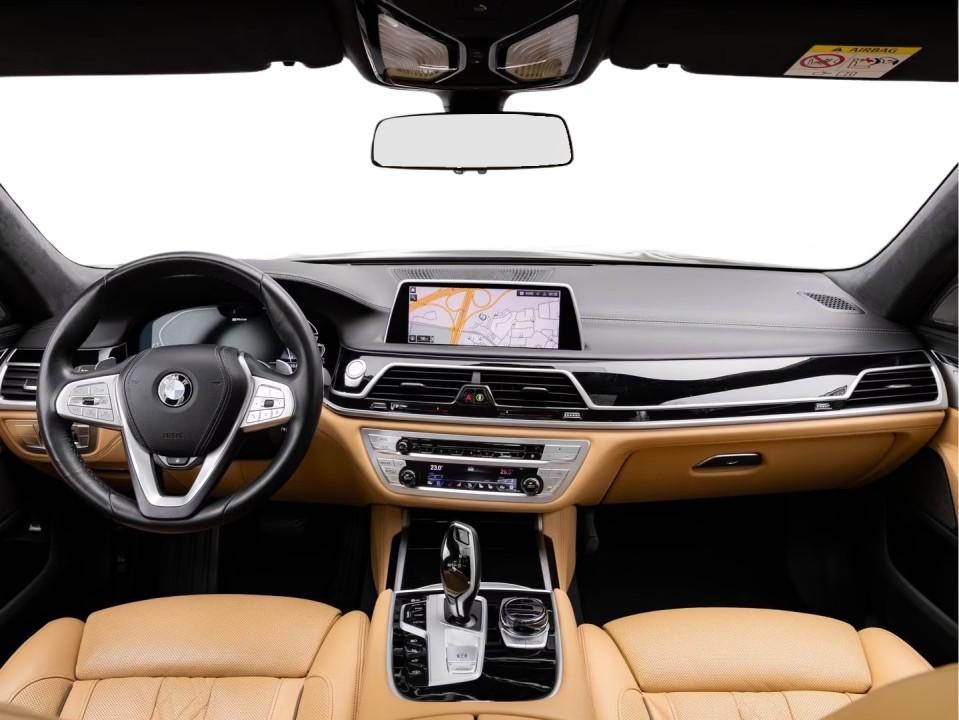 BMW Seria 7 745e - foto 6