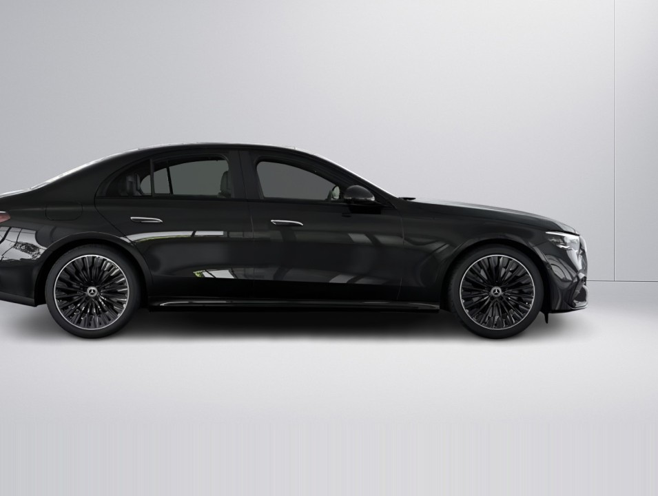 Mercedes-Benz E 300e 4MATIC AMG Line (3)