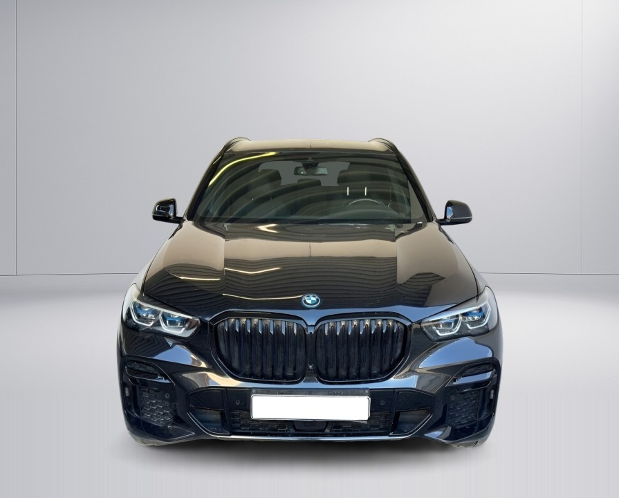 BMW X5 xDrive45e M-Sport (2)