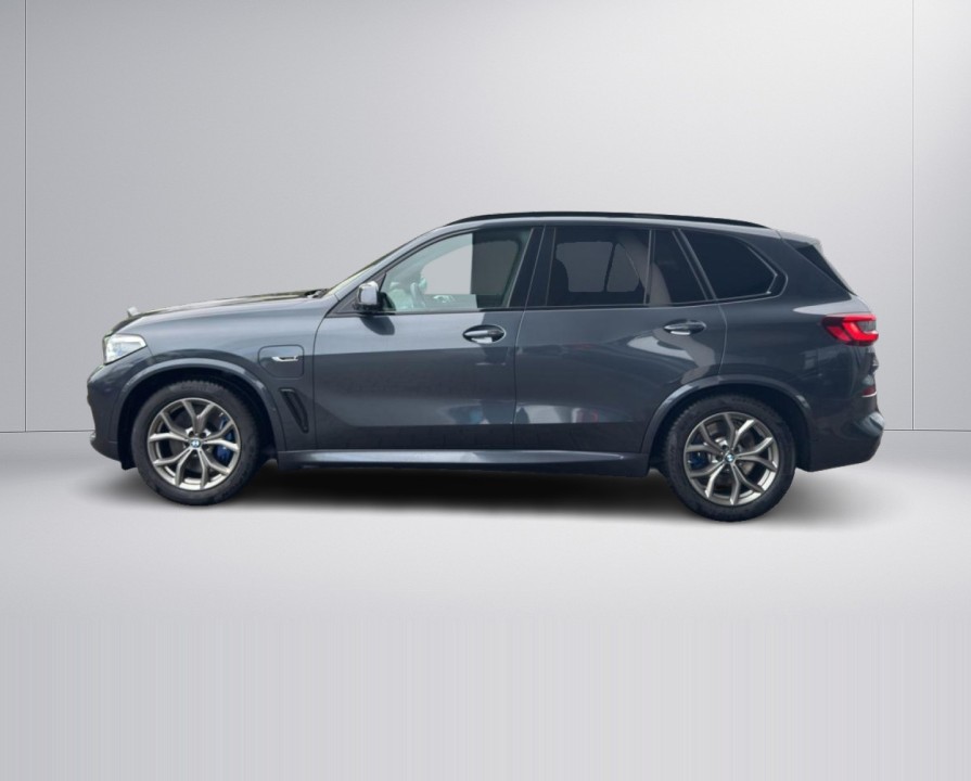 BMW X5 xDrive45e (3)